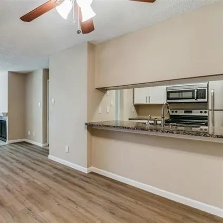 Image 6 - Trinity Meadows Apartments Road, Carrollton, TX 75007, USA - Condo for sale