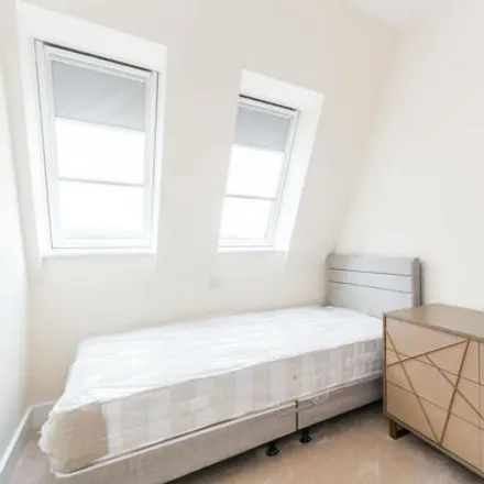 Image 9 - St Mary's Road, London, N8 7GB, United Kingdom - Apartment for rent