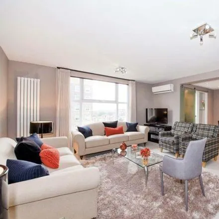 Image 1 - 48 Queen's Grove, London, NW8 6HJ, United Kingdom - Room for rent