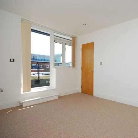 Image 4 - Canbury Passage, London, KT2 5BS, United Kingdom - Apartment for rent