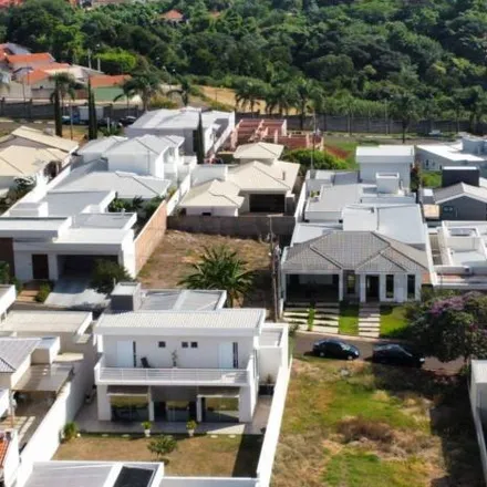 Buy this 3 bed house on Avenida Professor Adolfo Pinheiro Machado in Vila Maria, Botucatu - SP