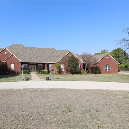 Buy this 4 bed house on 3943 Ridge Road in Ardmore, OK 73401