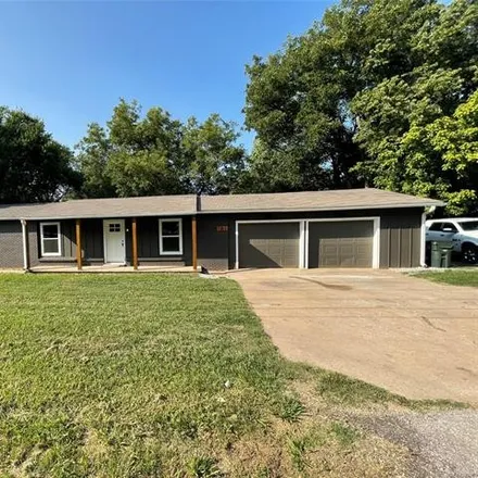 Buy this 4 bed house on East 20th Street in Okmulgee, OK 74447