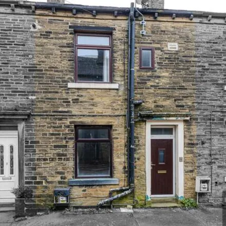 Buy this 2 bed townhouse on Thackray Street in Sowerby Bridge, HX2 0AS