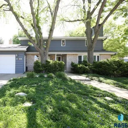 Image 1 - 2504 S Lincoln Ave, Sioux Falls, South Dakota, 57105 - House for sale