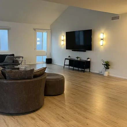 Rent this 2 bed condo on Los Angeles