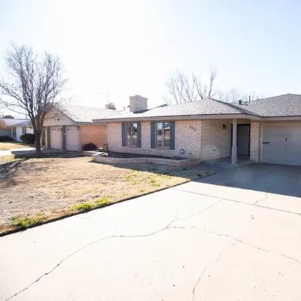 Buy this 3 bed house on 812 North Sherman Avenue in Levelland, TX 79336