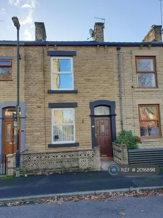 Image 1 - St James Street, Shaw, OL2 7TF, United Kingdom - Townhouse for rent