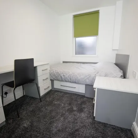 Rent this 2 bed apartment on 20 Kensington Terrace in Leeds, LS6 1BE