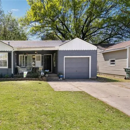 Buy this 2 bed house on 1567 Hayes Street in Muskogee, OK 74403
