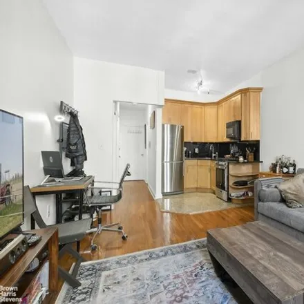 Rent this studio apartment on 405 East 82nd Street in New York, NY 10028