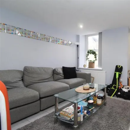 Rent this 5 bed house on Kingsland Terrace in Y Graig, CF37 1RX