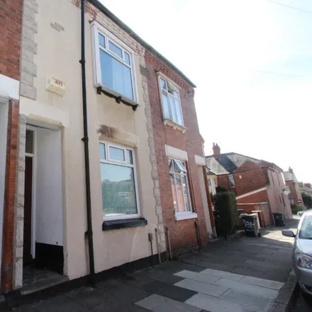 Rent this 4 bed townhouse on Howard Road in Leicester, LE2 1XJ