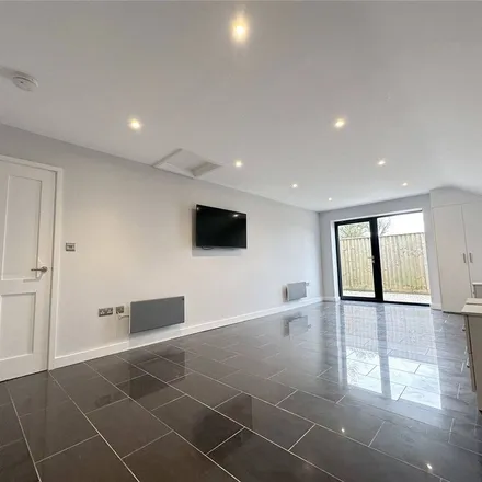 Image 1 - 9 Church Hill, Exeter, EX4 9EU, United Kingdom - Apartment for rent
