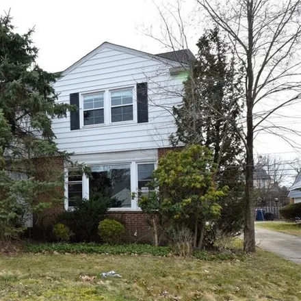 Rent this 3 bed house on 3768 Severn Road in Cleveland Heights, OH 44118