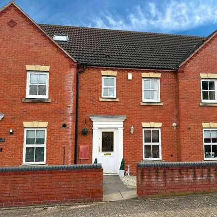 Buy this 3 bed townhouse on Bromhurst Way in Hampton Magna, CV34 6NS