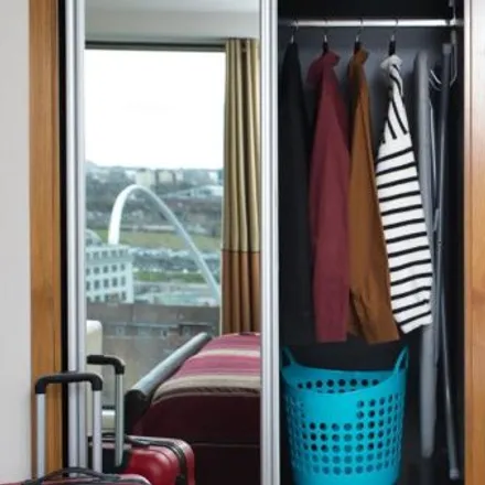 Image 4 - Staybridge Suites, Buxton Street, Newcastle upon Tyne, NE1 6NL, United Kingdom - Apartment for rent