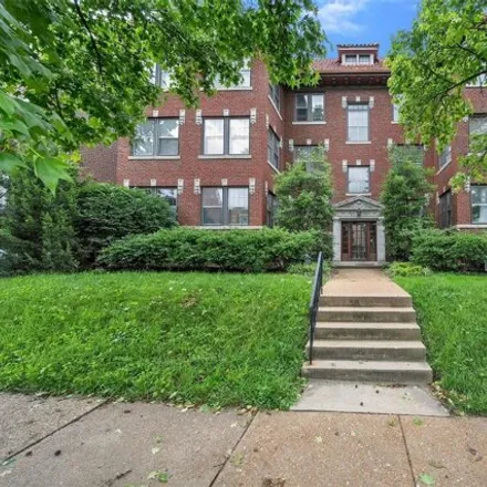 Buy this 3 bed condo on 6328 Northwood Avenue in Clayton, MO 63105