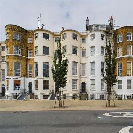 Rent this 3 bed apartment on 4 St. George's Place in Brighton, BN1 4GA