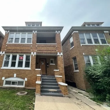 Buy this 4 bed duplex on 6930 South Campbell Avenue in Chicago, IL 60629