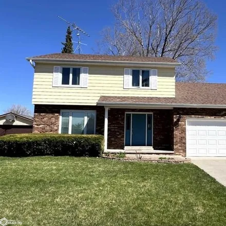 Buy this 4 bed house on 958 East 18th Street North in Newton, IA 50208