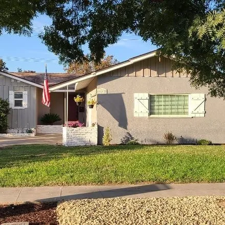 Buy this 3 bed house on Centennial Elementary School in East Saginaw Way, Fresno
