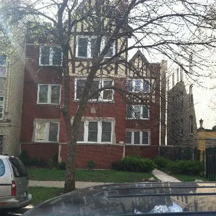Rent this 2 bed apartment on 5440 North Campbell Avenue in Chicago, IL 60645