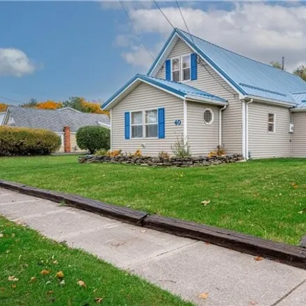 Buy this 3 bed house on 40 Crosby Avenue in City of Lockport, NY 14094