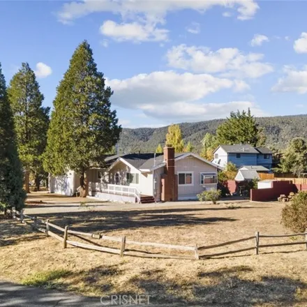 Buy this 3 bed house on 1202 Snowline Drive in Piñon Pines, Kern County