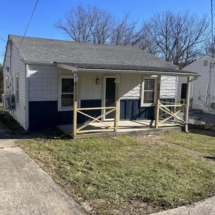 Buy this 2 bed house on 133 Turner Avenue in Lancaster, KY 40444