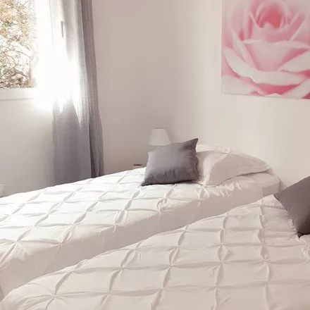 Rent this 4 bed apartment on 83380 Roquebrune-sur-Argens