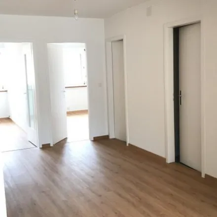 Rent this 6 bed apartment on Panorama in Rue du Débarcadère / Ländtestrasse 45, 2502 Biel/Bienne
