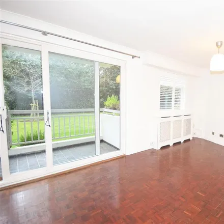 Image 4 - Gloucester House, Courtlands, London, TW10 5BB, United Kingdom - Apartment for rent