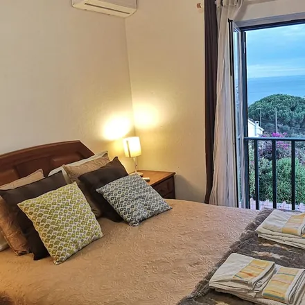 Rent this 3 bed apartment on À proximité de R. Nossa Sra. do Castelo 11 in Portugal, 2970-726 Sesimbra