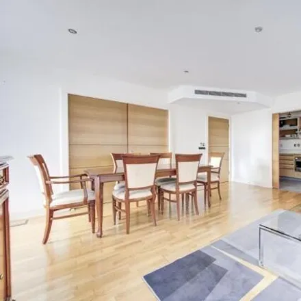 Image 5 - Thames Point, The Boulevard, London, SW6 2SX, United Kingdom - Apartment for sale