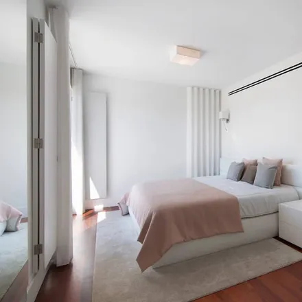 Rent this 4 bed house on Albufeira-Ferreiras in Largo da Estação, 8200-569 Albufeira