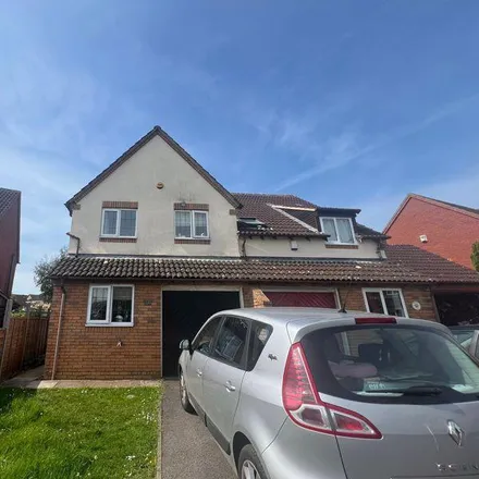 Rent this 3 bed duplex on 51 Oaktree Crescent in Bristol, BS32 9AB