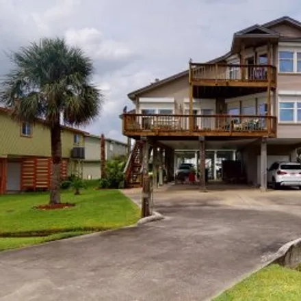 Buy this 3 bed apartment on 4103 Pirates Aly in Stavanger Beach, Galveston