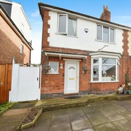 Buy this 3 bed duplex on Mayflower Road in Leicester, LE5 5QD