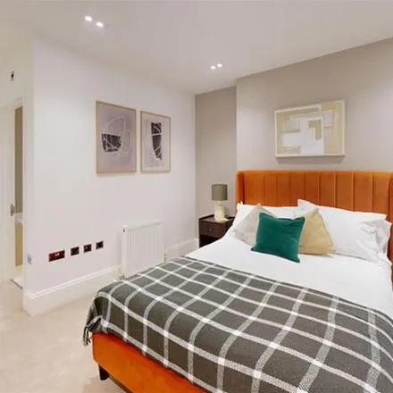 Image 2 - Forbes House, 10 Halkin Street, London, SW1X 7DR, United Kingdom - Apartment for rent