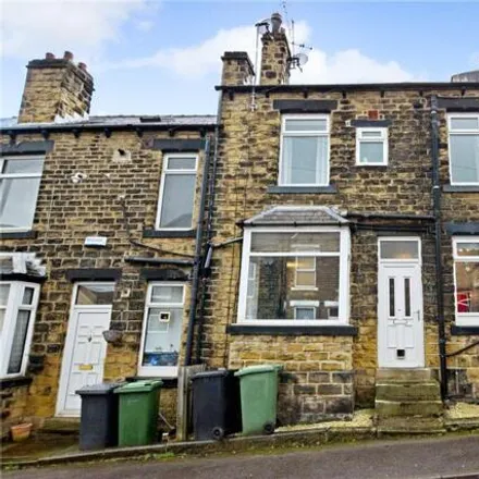 Rent this 3 bed townhouse on Lastingham Road in Farsley, LS13 1JU