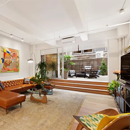 Image 3 - 241 WEST 36TH STREET 2 in New York - Apartment for sale
