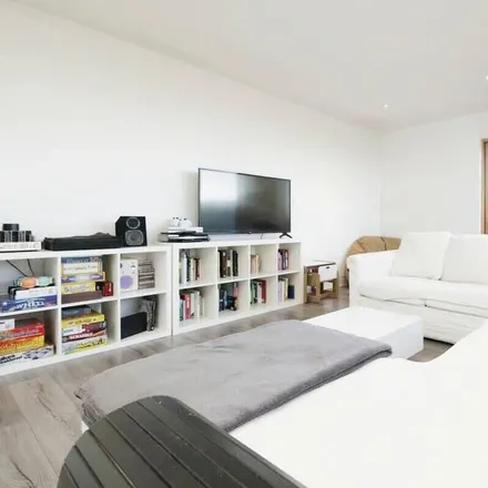 Rent this 2 bed apartment on Guildford in GU1 4UW, United Kingdom