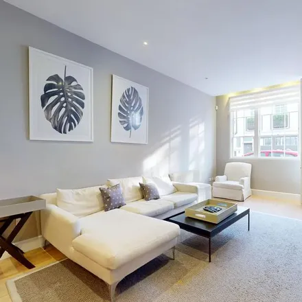 Rent this 4 bed apartment on 152 Pavilion Road in London, SW1X 0BP