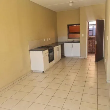 Image 4 - Fundudzi Street, Tshiawelo, Soweto, 1818, South Africa - Apartment for rent