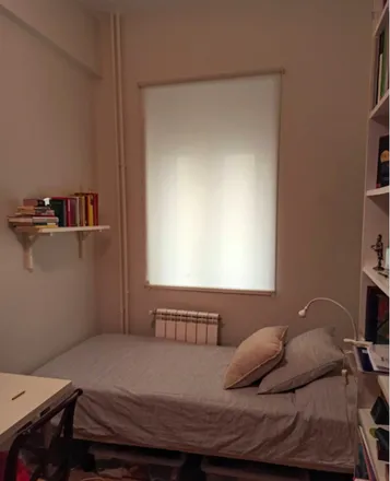 Rent this 3 bed room on Madrid in Calle de Amado Nervo, 3