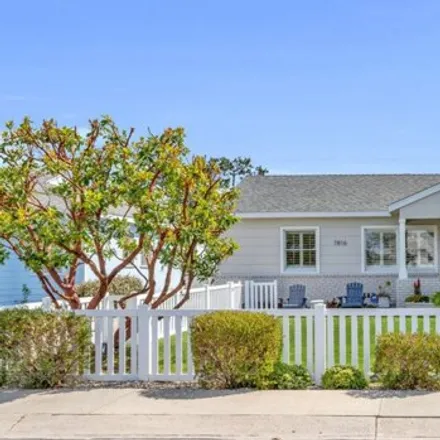 Image 1 - 7816 Westlawn Avenue, Los Angeles, CA 90045, USA - House for sale