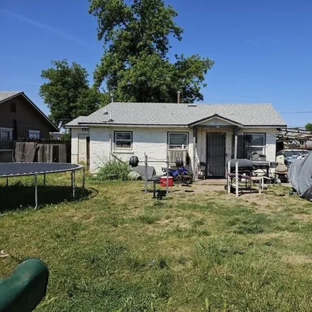 Buy this 2 bed house on 1372 West Tulare Avenue in Tulare, CA 93274