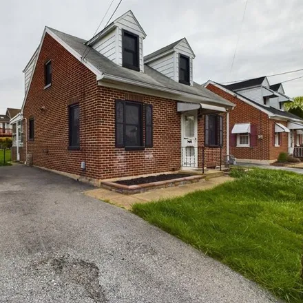 Buy this 2 bed house on 821 10th Avenue in Springettsbury Township, PA 17402