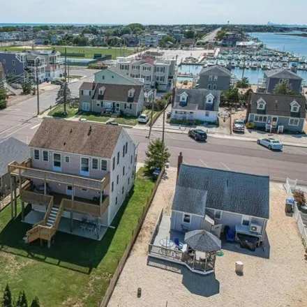 Buy this 5 bed house on 409 Coral Street in Beach Haven, NJ 08008